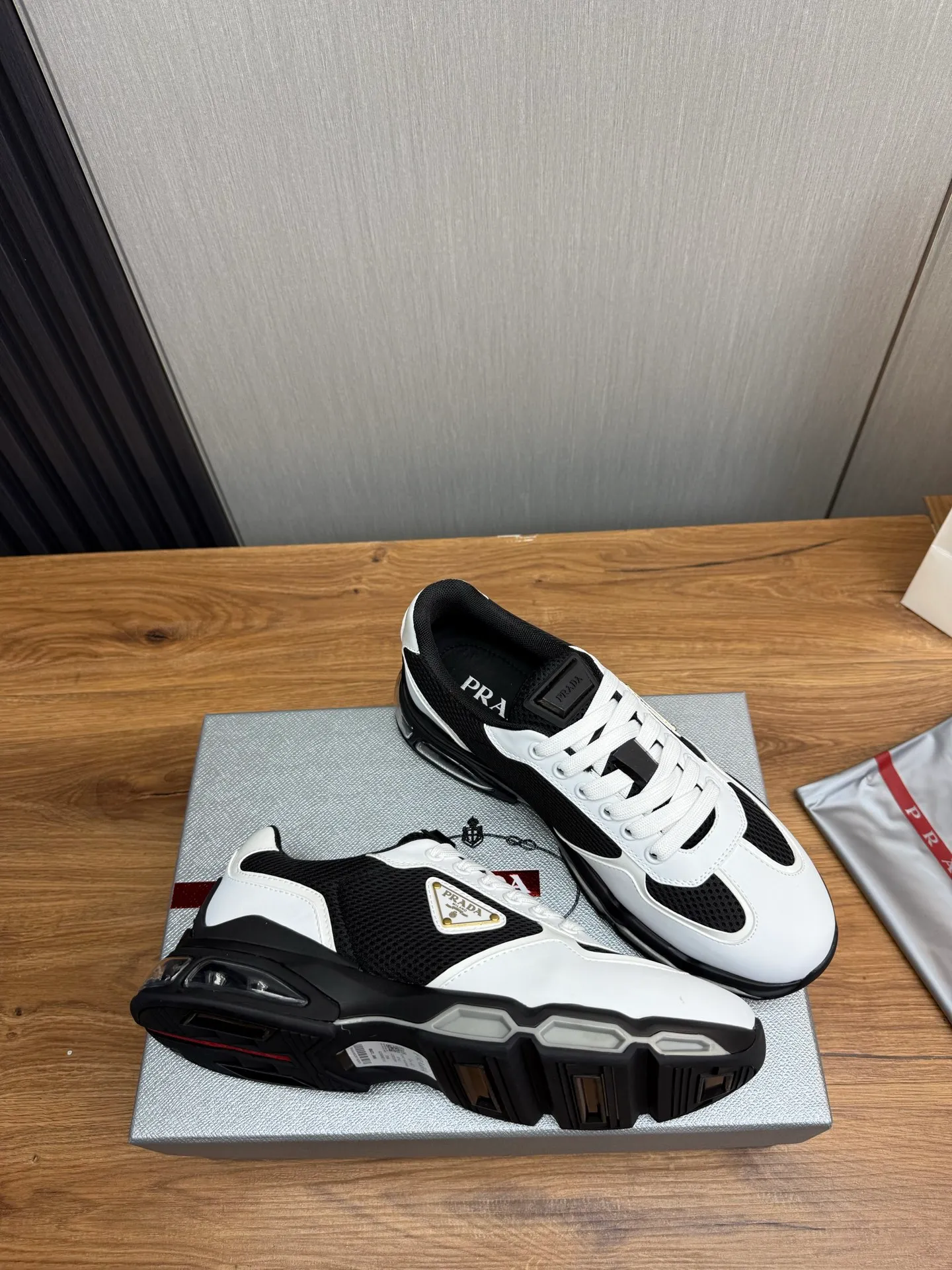 Men's shoes 💰660💰 [PRADA] Men's shoes are popular in the counter, high-quality shipments ✔️Official website synchronization, original imported cowhide with comfortable mesh + cowhide lining, 1⃣️:1⃣️reproduction, original factory air-cushioned original sole, 38-45